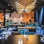 The Social Hub Extended 4*