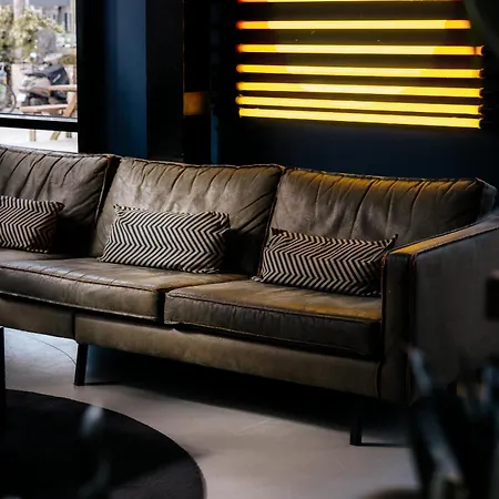 The Social Hub Extended