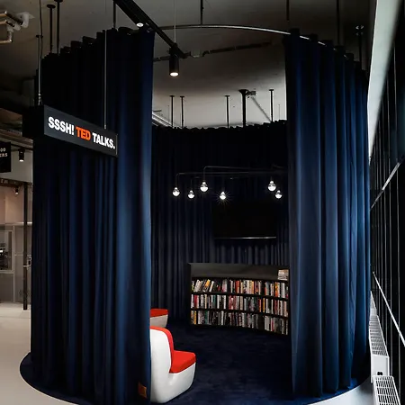 The Social Hub Extended Hotel