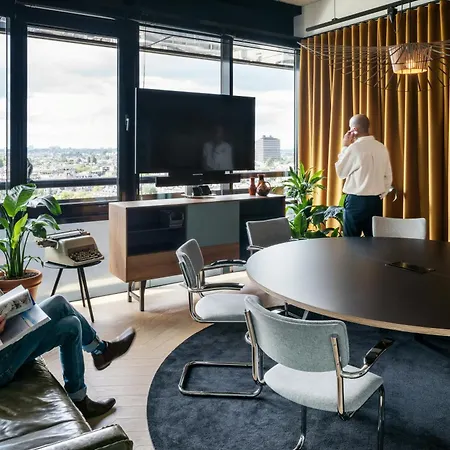 The Social Hub Extended 4*