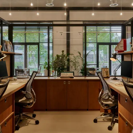 The Social Hub Extended Hotel 4*