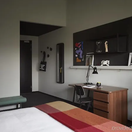 The Social Hub Extended