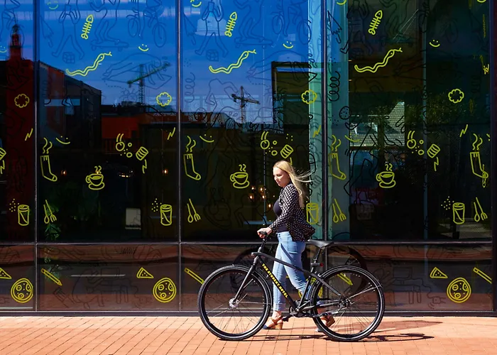 The Social Hub Extended