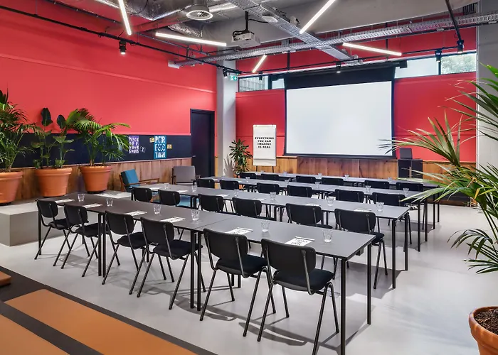 The Social Hub Extended 4*