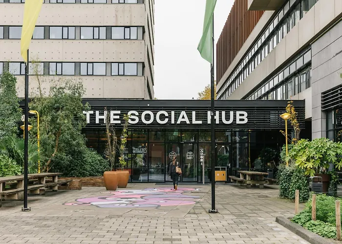 The Social Hub Extended 4*